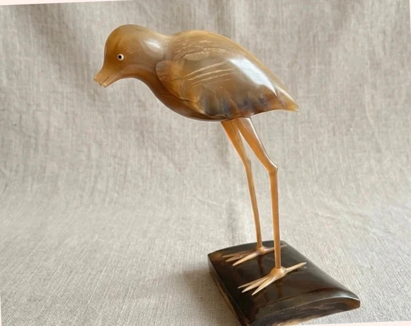 🦅 Ancienne Sculpture d’Oiseau en Corne Véritable - Art Populaire Vintage